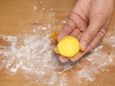 ��ɫ���������