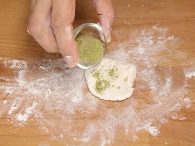 ��ɫ���������