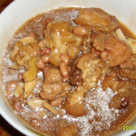 腐乳花生猪脚的做法