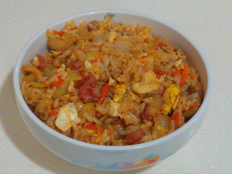 【Tina下厨趣】香肠洋葱菇菇炒饭的做法