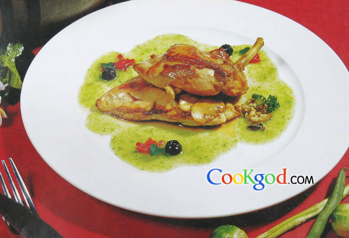 鸡胸酿蘑菇配香草芦笋汁的做法