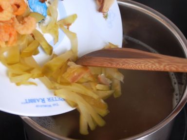 上海食谱 - 油豆腐粉丝汤的做法