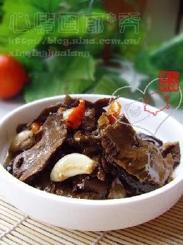 五花肉煨烟笋的做法