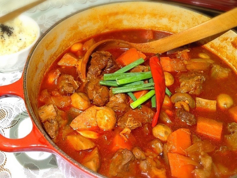 番茄糊炖肉的做法