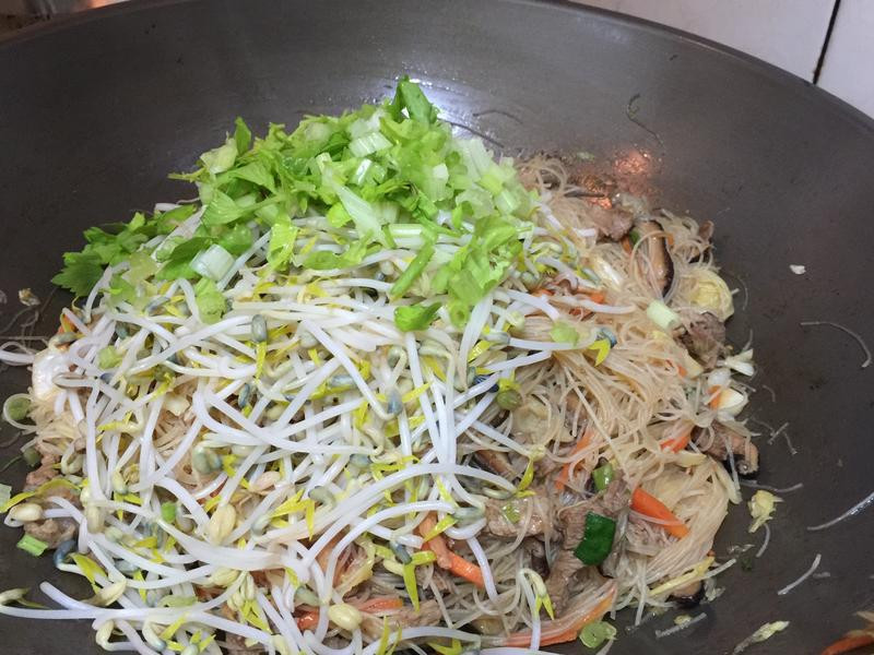 台湾正统小吃米粉炒的做法