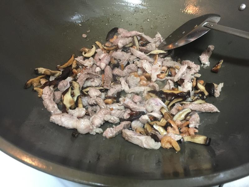 台湾正统小吃米粉炒的做法