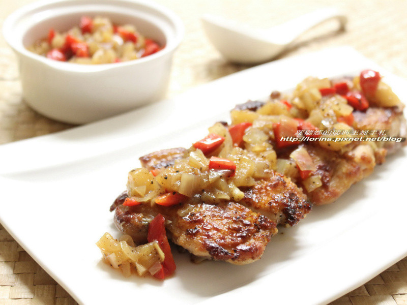 香煎鸡腿佐肉桂苹果酱的做法