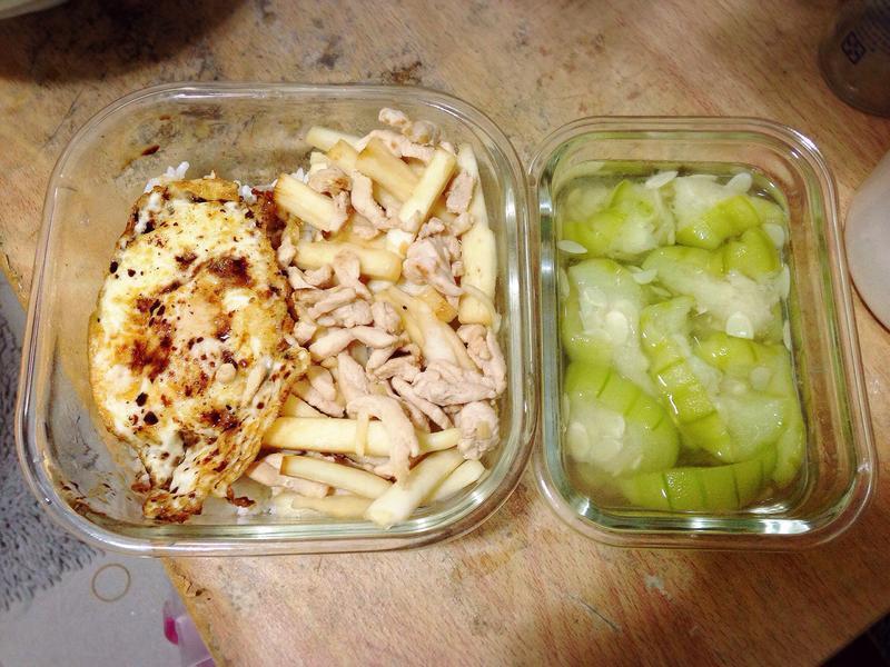 茭白荀鸡肉丝便当的做法