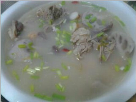 山药莲藕炖羊排的做法