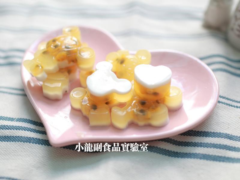 宝宝食谱【百香果牛奶双色果冻】的做法
