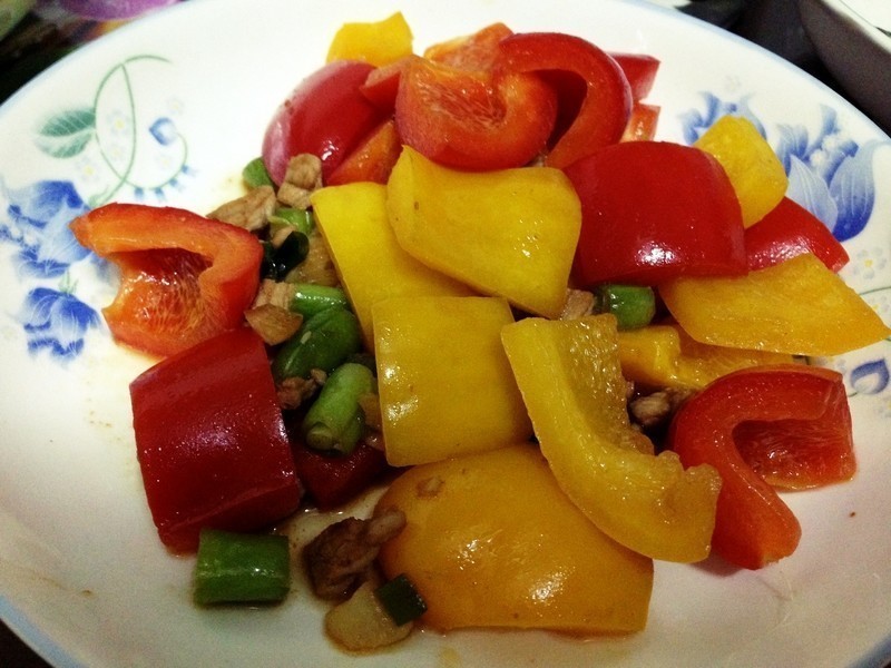 ��ɫ�𽷵�����