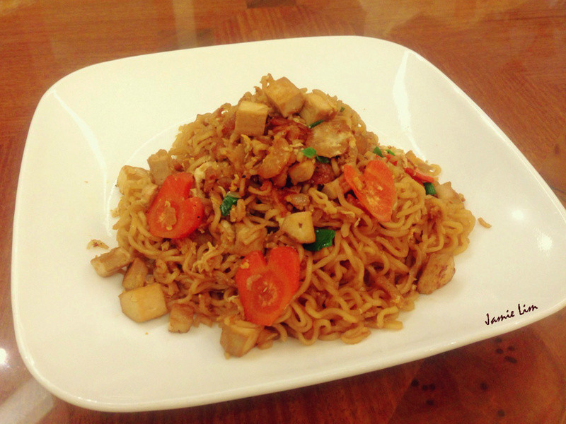 虾米豆干爱心公仔面的做法