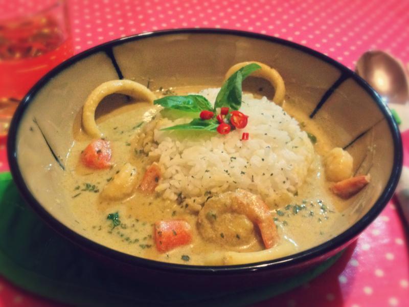 椰汁海鲜绿咖喱的做法