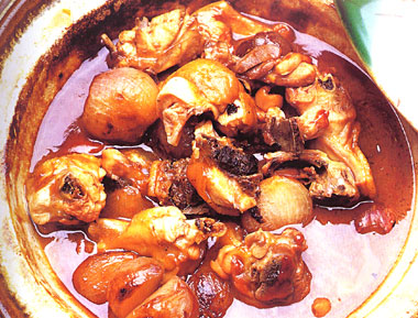 干葱头啫啫鸡煲的做法