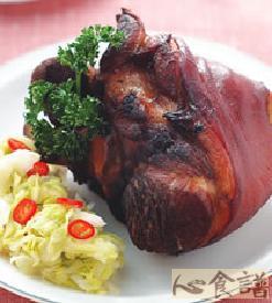 酸菜烤猪脚的做法