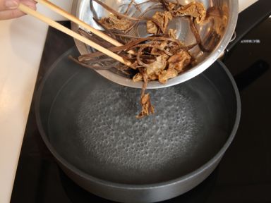 ���⳴������������