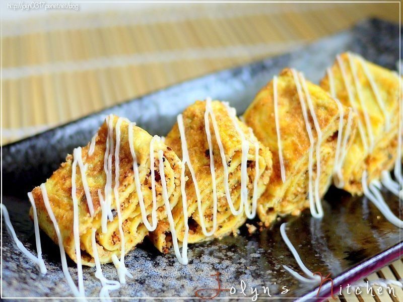 豆酥鸡蛋卷沙拉的做法