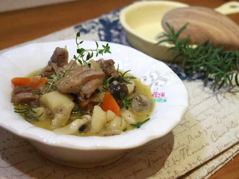 菇菇马铃薯炖鸡的做法