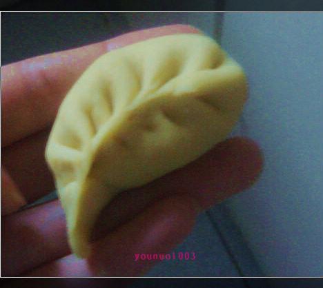 【粗粮细吃】玉米面叶子蒸饺的做法