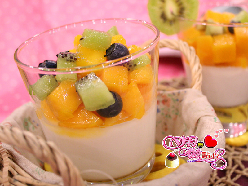 夏日鲜果杏仁豆腐的做法