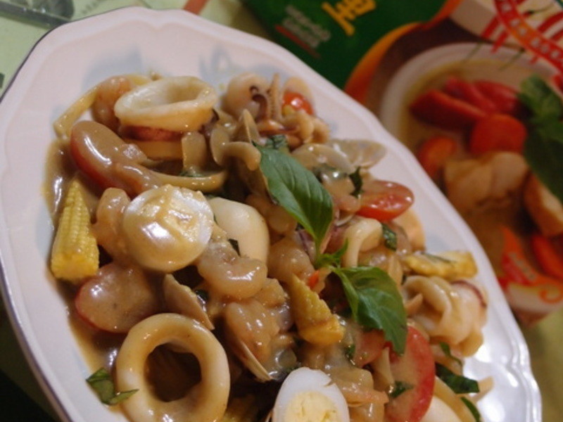 『谷盛绿咖哩』~海鲜绿咖哩细宽面的做法