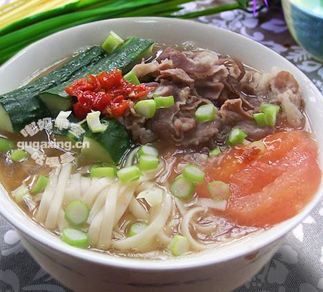 花红柳绿肥牛热汤面的做法