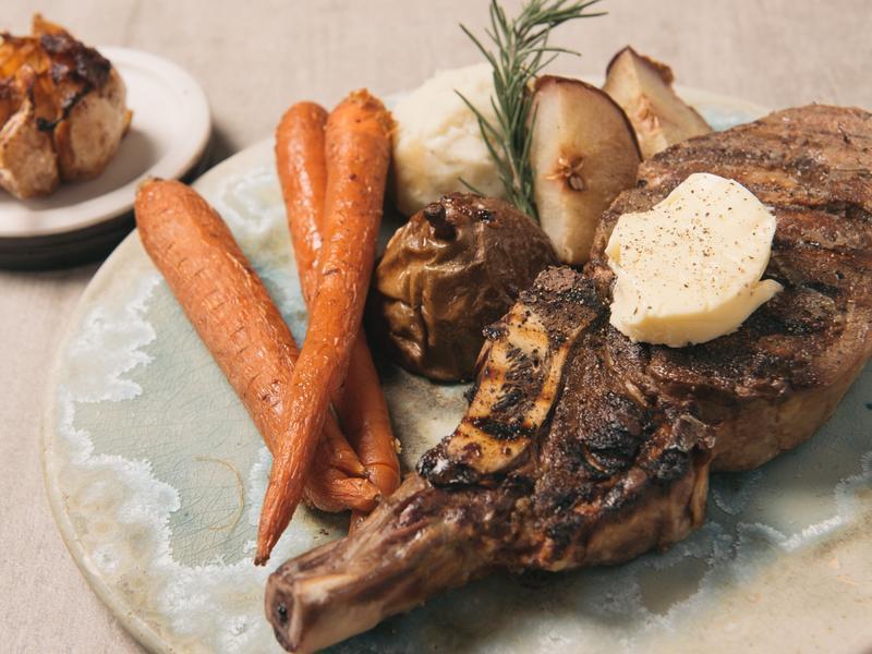 炭烤牛排佐烤蔬菜的做法