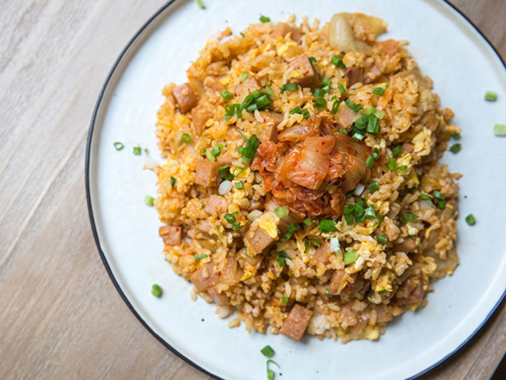 泡菜午餐肉炒饭的做法