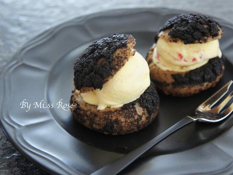 【冰淇淋】巧克力饼干泡芙的做法