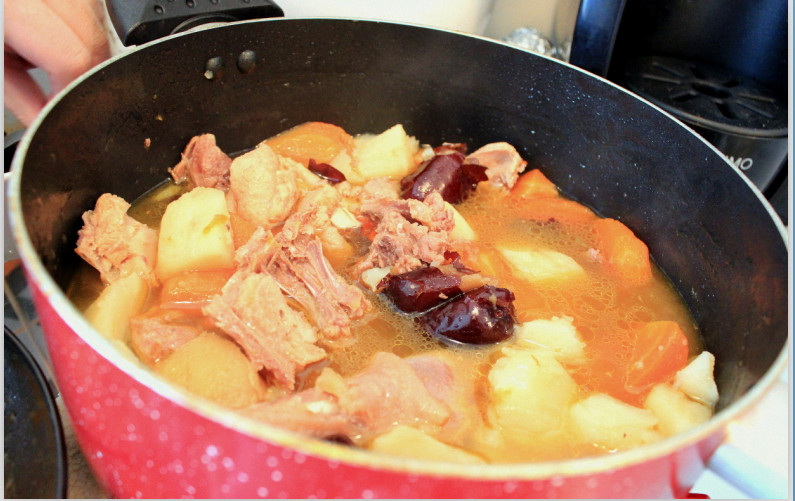 简单营养鸡汤的做法