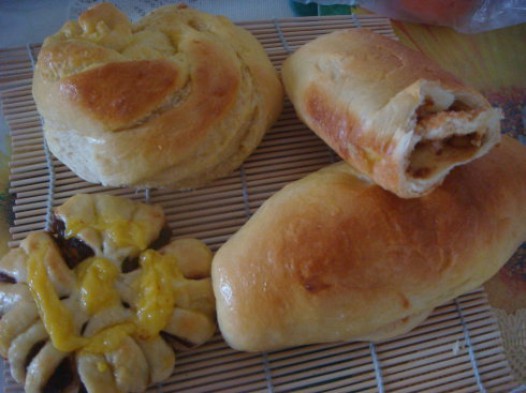 豆沙花朵面包的做法