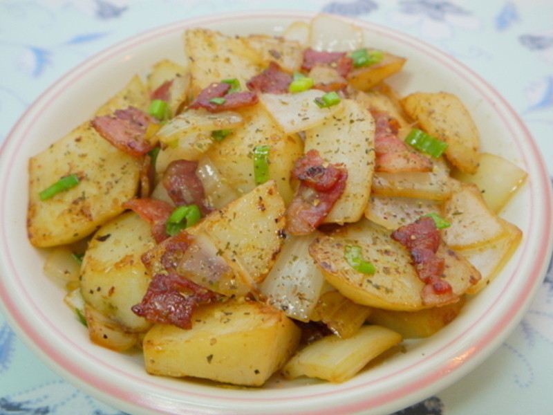 培根炒洋芋的做法