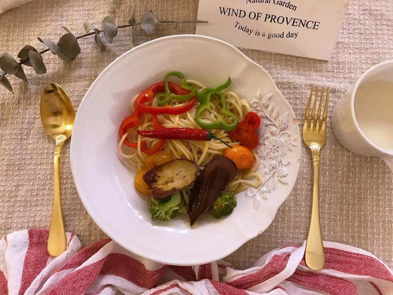 清炒野菜义大利面的做法