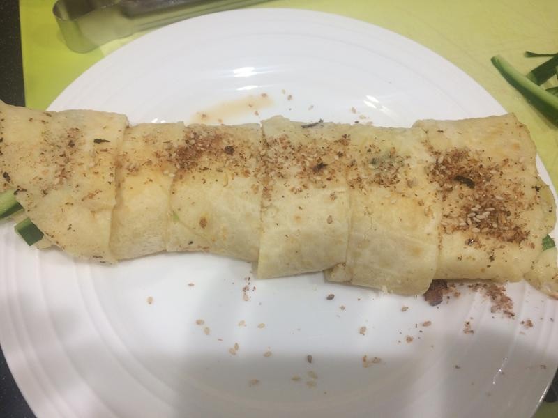 超简单蛋饼早餐的做法