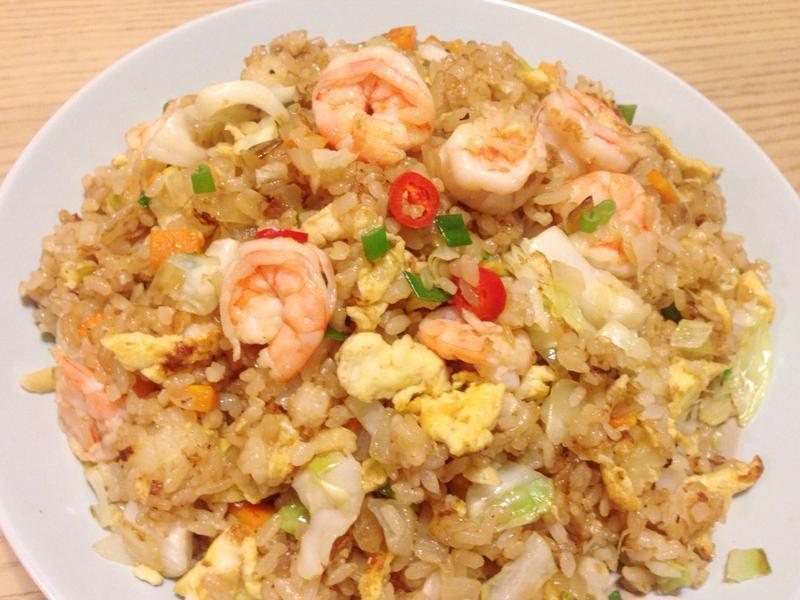 虾仁蛋炒饭。by克莉丝塔的做法