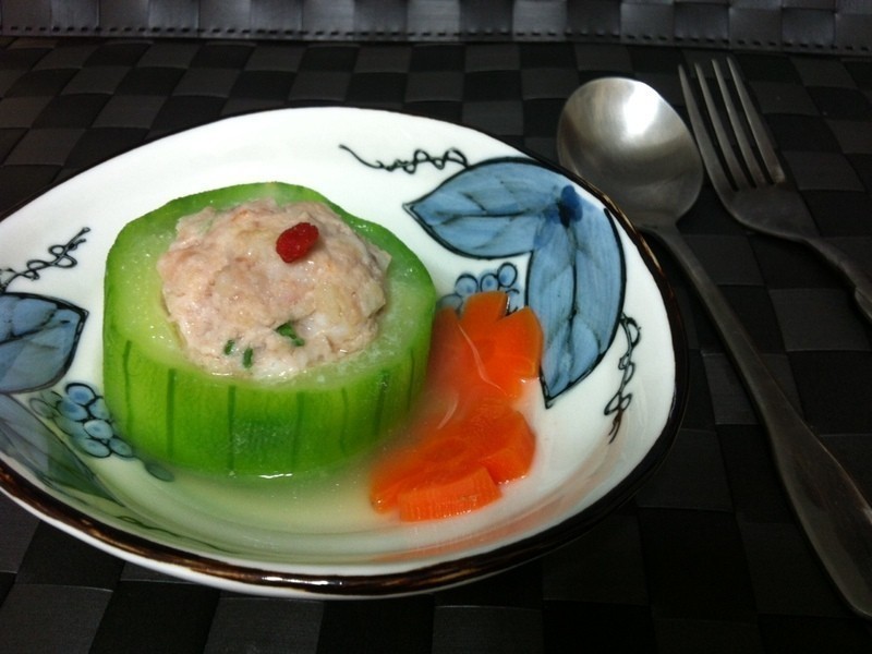 丝瓜虾仁镶肉的做法