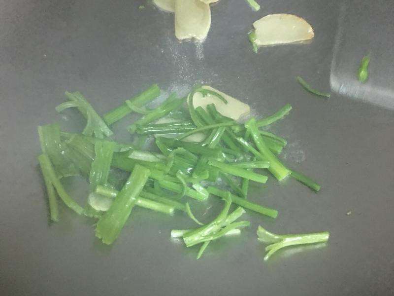 �۲˳�͸�������