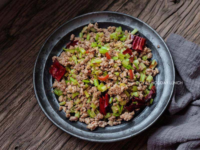 椒麻芹菜炒肉末的做法