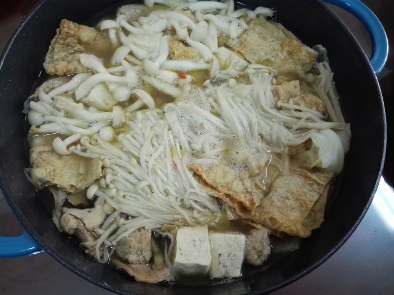 茶树菇素食锅的做法