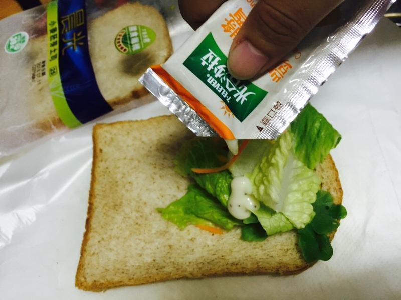 ɳ����˾_С��������ʳ�е�����