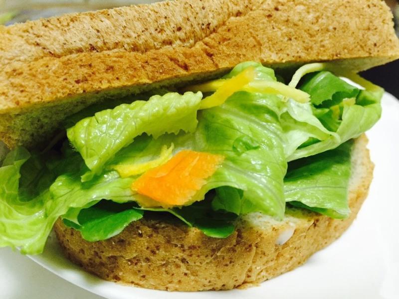 ɳ����˾_С��������ʳ�е�����