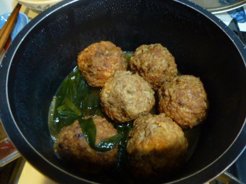 ��ζ����~����ʨ��ͷ������