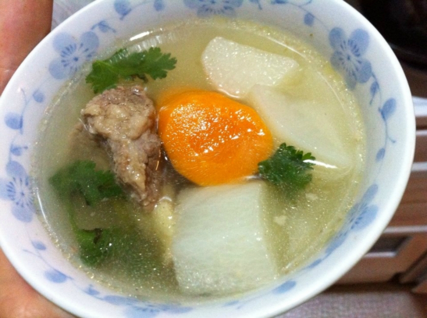 清炖萝卜牛腩汤的做法