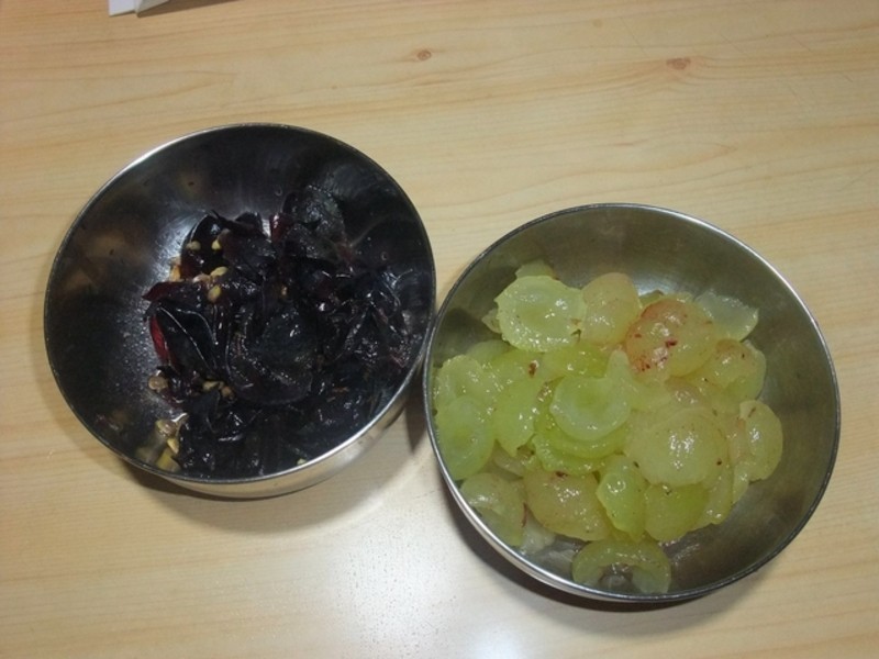 ��Ө��͸���Ϻ�ɫ֮���ѹ���������