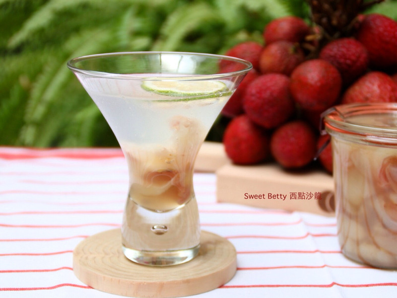 荔枝气泡饮的做法