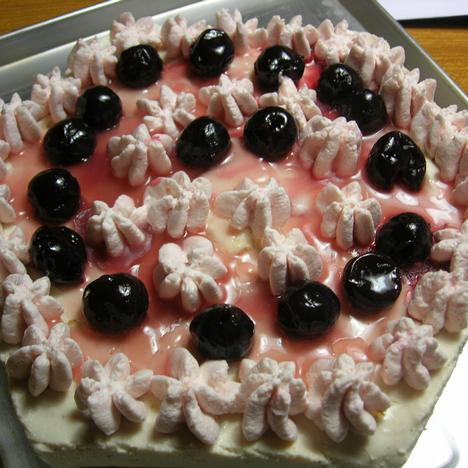 樱桃棋格慕斯的做法