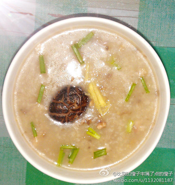 猪骨滚生粥的做法