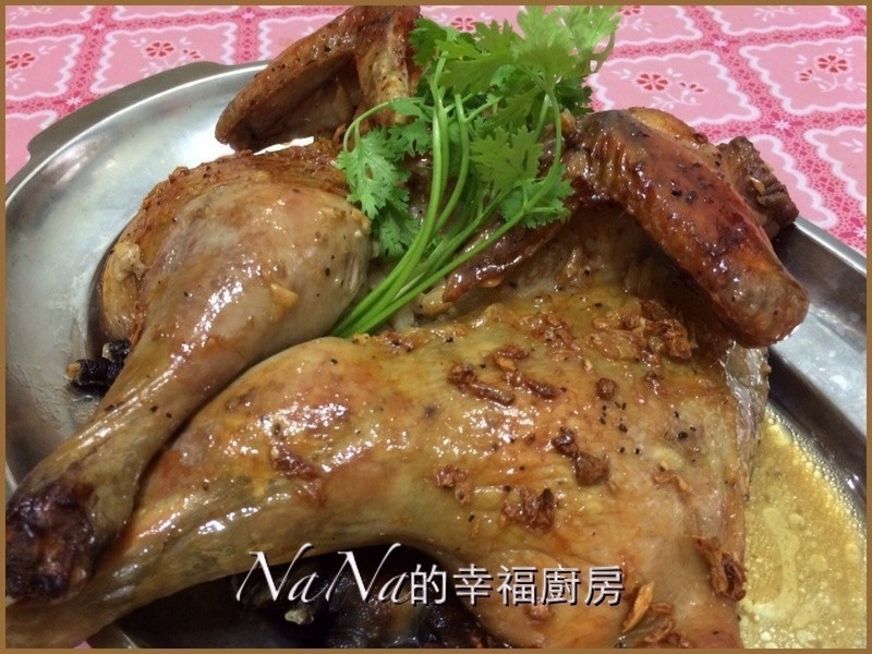 蒜香黑胡椒烤鸡的做法