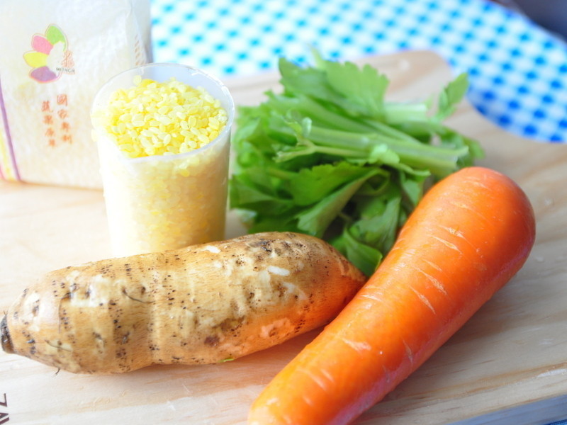 ����ɫ�ס��Ʋ��׵ع�ǩ��������