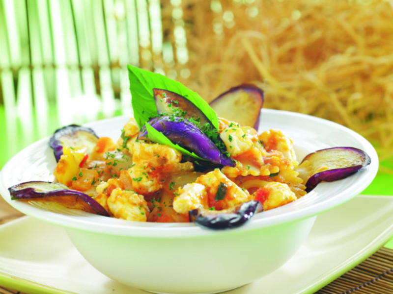 辣味起司茄子蝴蝶面的做法